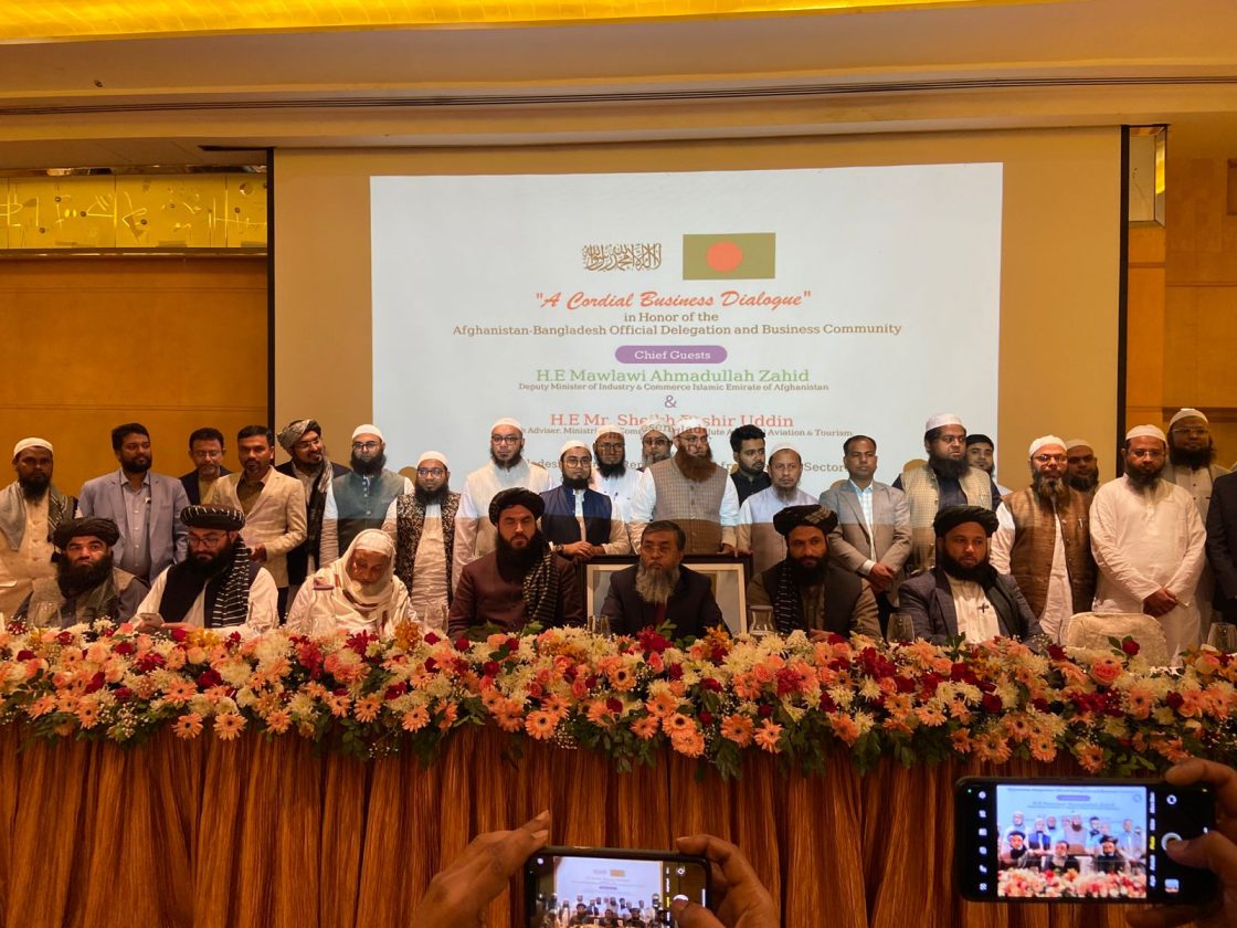 আফগানি প্রধানের সাথে বাংলাদেশে বিশিষ্ট বণিক কাফেলা